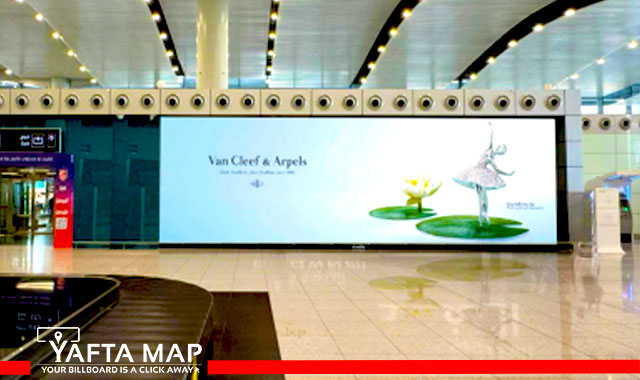 Digital screen - King Khaled Airport (7)